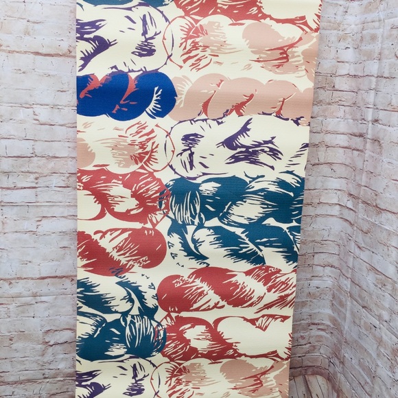 Nice Knot in Rose 24”x72” Yoga Mat - Picture 5 of 7